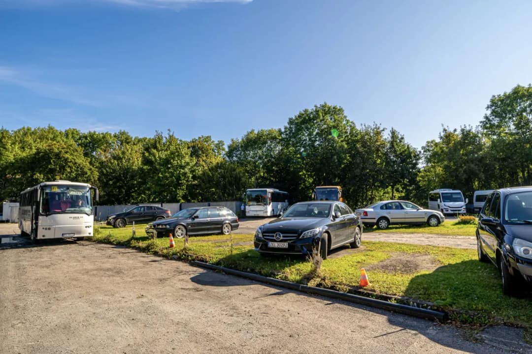 Gdzie zaparkować samochód w Kołobrzegu - uniknij problemów z parkowaniem