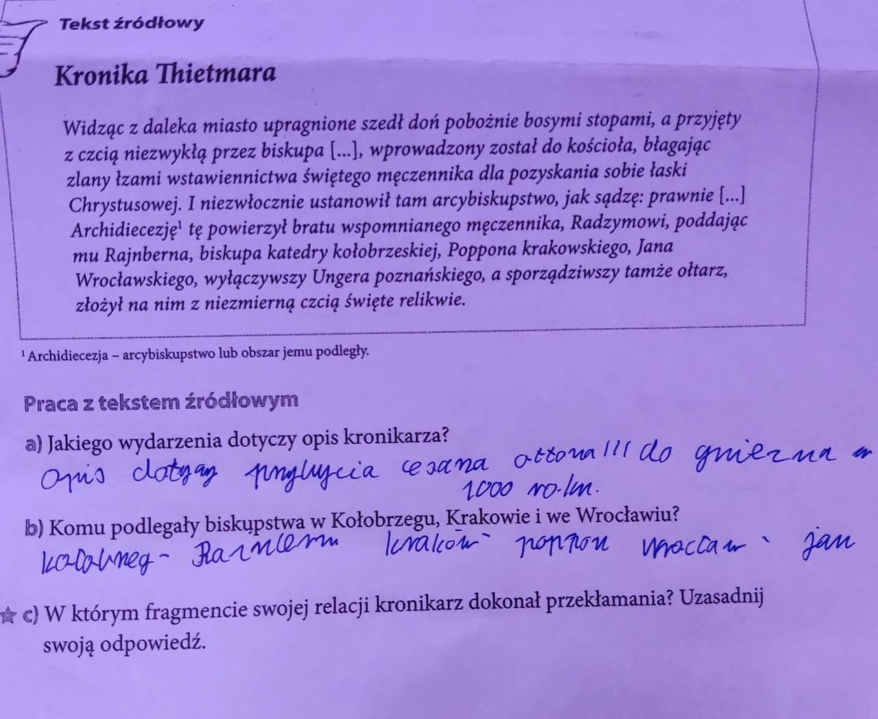 Komu podlegały biskupstwa w Kołobrzegu, Krakowie i Wrocławiu?