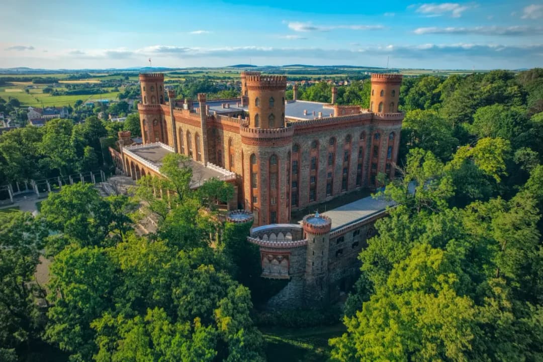 Pałac Marianny Orańskiej w Kamieńcu: historia, architektura i zwiedzanie