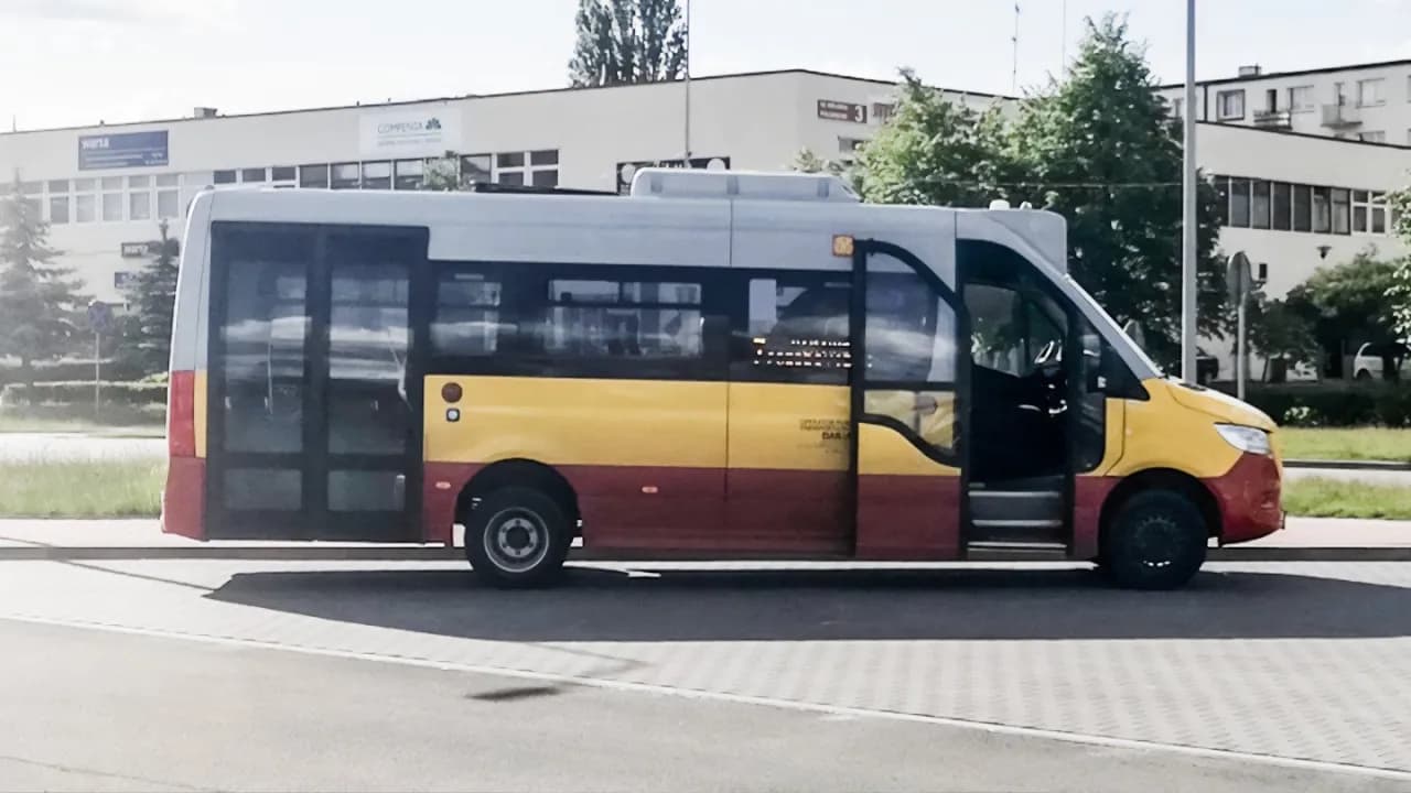 Skąd odjeżdża dar bus w Warszawie? Sprawdź przystanki i lokalizacje