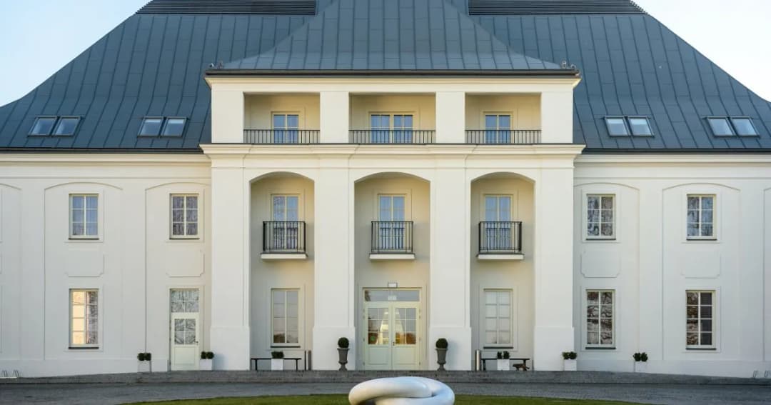 Pałac w Janowie: Historia i tajemnice zabytku, który zaskakuje