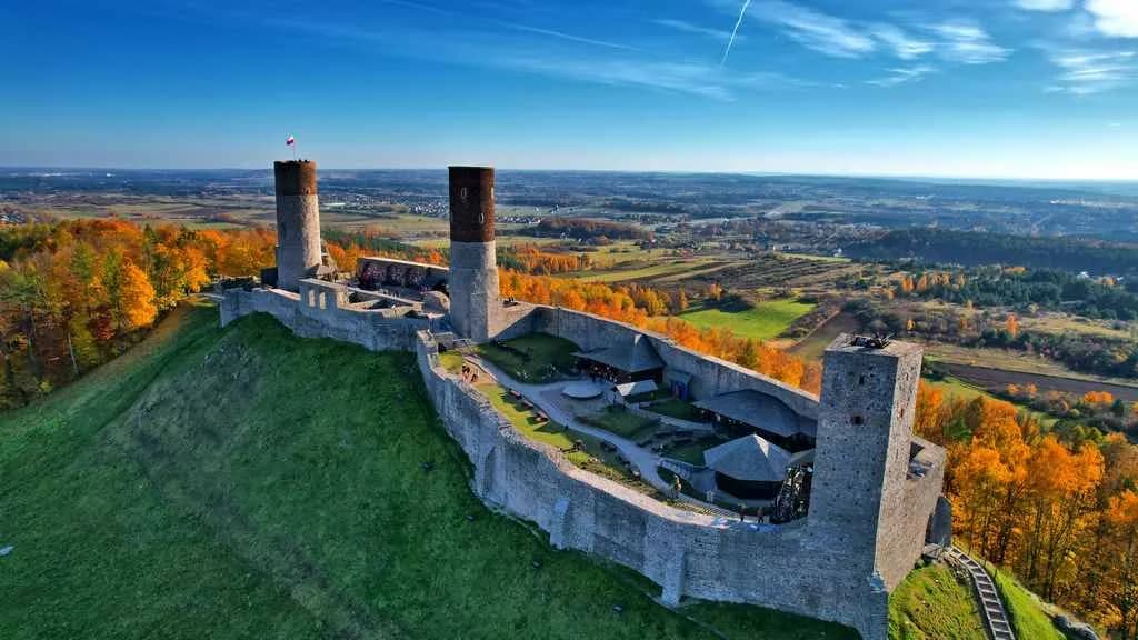 Co zwiedzać w górach świętokrzyskich? Odkryj ukryte skarby regionu