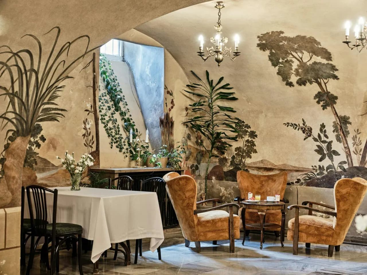 Restauracja Pałacowa Jabłonna: Smak historii i menu. Poznaj szczegóły.